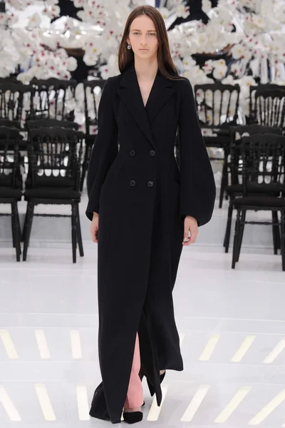 Look 19